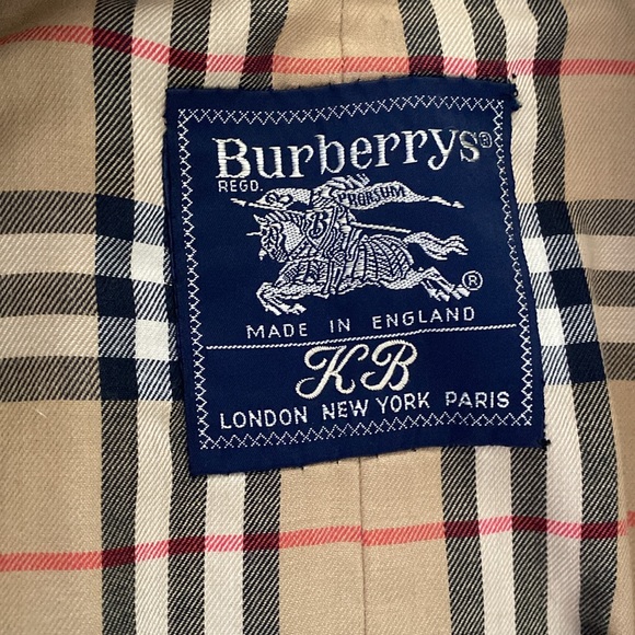 Vintage Burberry Trench Coat - Picture 4 of 10